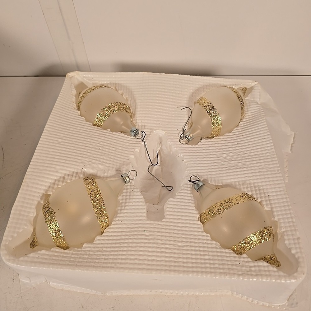 Vintage Set of 4 Glass Christmas Ornaments Frosted &โ Gold Glitter Novelty